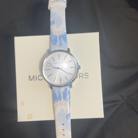 Michael Kors watch - Picture 2 of 5